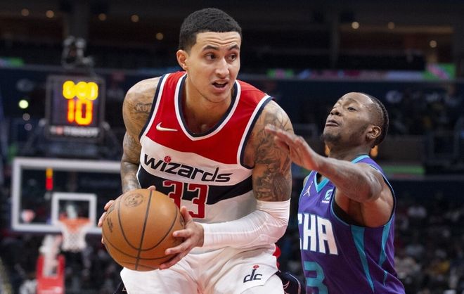 许多球迷和 许多球迷和